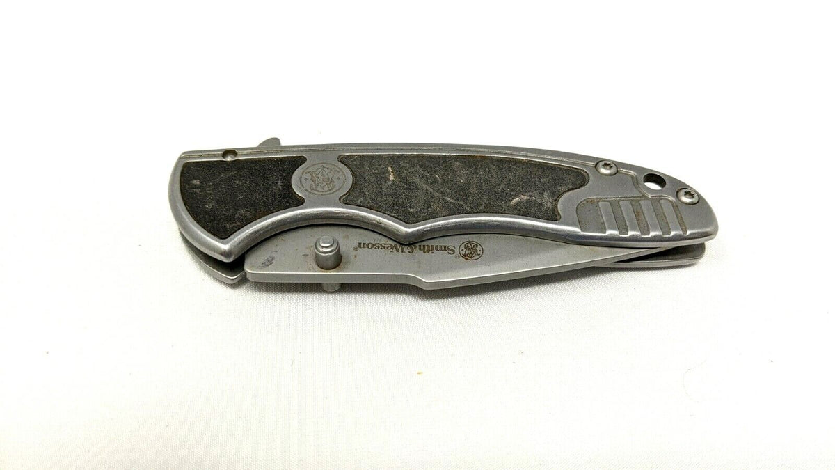 Smith & Wesson 1084306 Finger Flipper Folding Pocket Knife Plain Frame