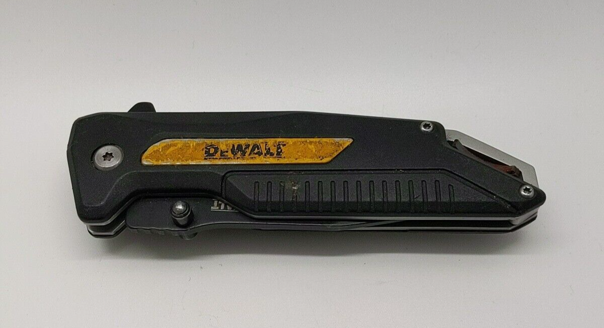 Dewalt DWHT10910 Folding Pocket Knife Piercing Tanto Combo Liner