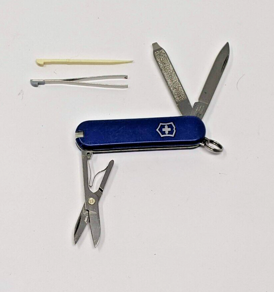 Blue Victorinox Classic SD SAK Pocket Knife 58mm *No Logo* Toothpick Tweezers