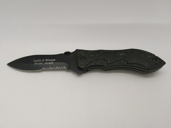 Smith & Wesson Border Guard SWBGMBS Liner Combination Spear Point Blade Knife