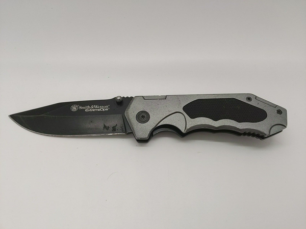 Smith & Wesson Extreme Ops Model SWA19 Tactical Folding Pocket Knife Liner Lock